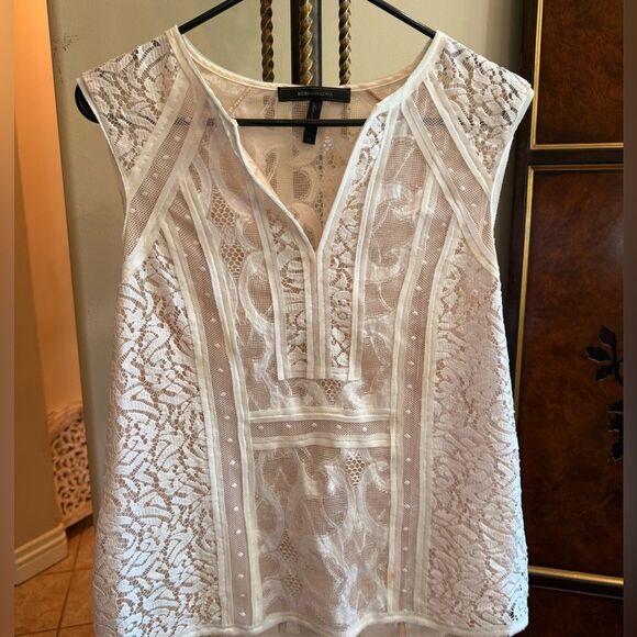 BCBG BLOUSE w Beautiful Detail - Picture 10 of 11
